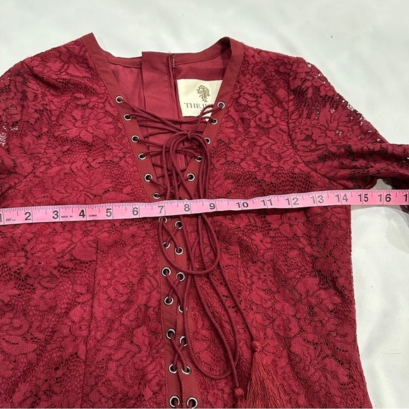 The Jetset Diaries “The Ruins” Cranberry Red Lace-Up Bodycon Lace Dress - Picture 5 of 11
